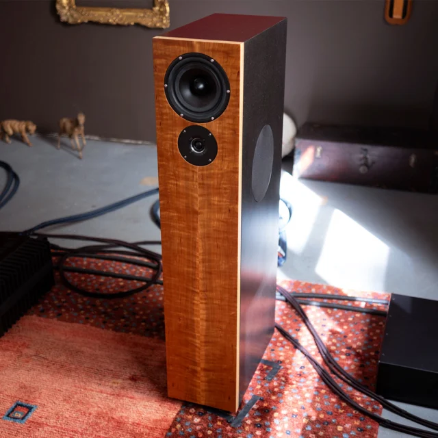 The Limited Edition Klipsch/OJAS kO-R2 Loudspeakers Are Available